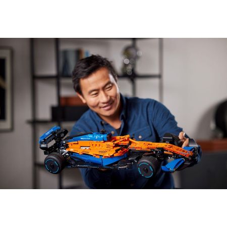 Конструктор LEGO Technic  - Гоночный автомобиль McLaren Formula 1 (42141)